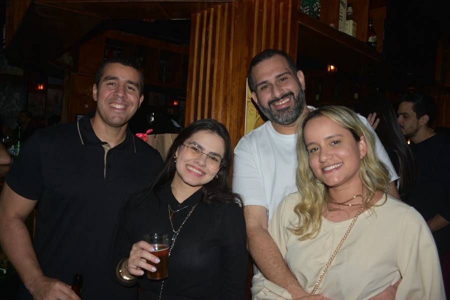 Noite de rock no Locomotiva Irish Pub agita jovens na zona Leste de Teresina