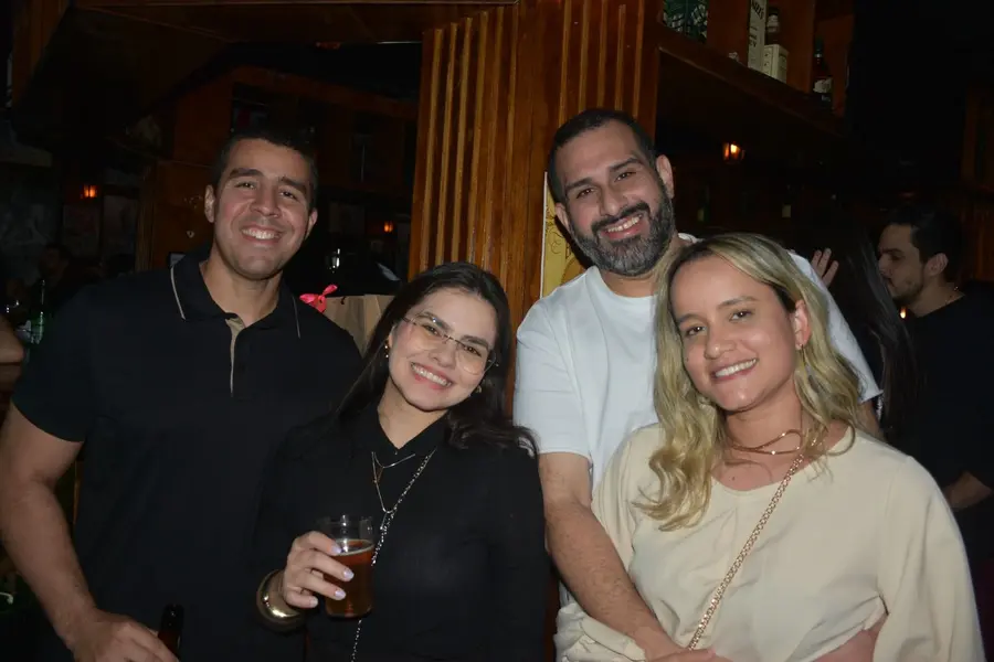 Noite de rock no Locomotiva Irish Pub agita jovens na zona Leste de Teresina