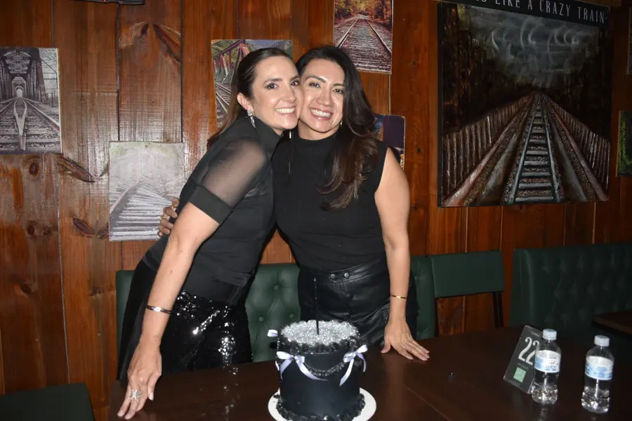 Noite de rock no Locomotiva Irish Pub agita jovens na zona Leste de Teresina