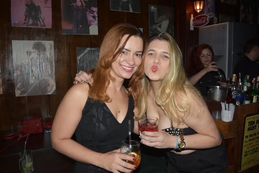 Noite de rock no Locomotiva Irish Pub agita jovens na zona Leste de Teresina