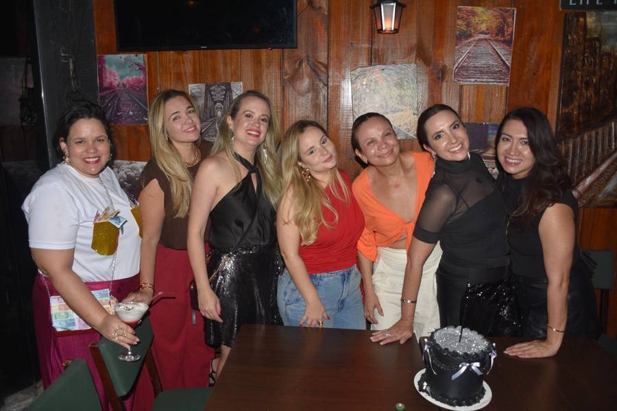 Noite de rock no Locomotiva Irish Pub agita jovens na zona Leste de Teresina