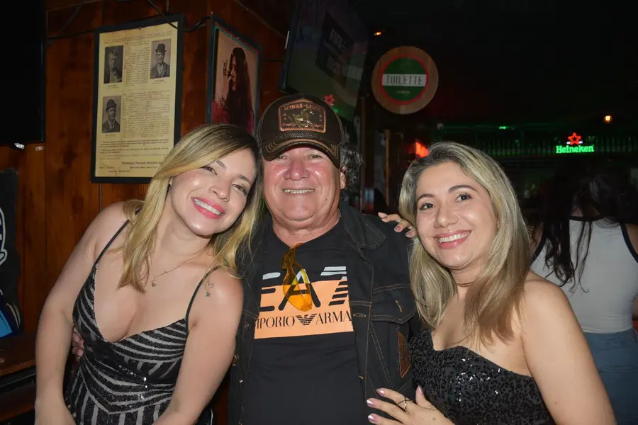 Noite de rock no Locomotiva Irish Pub agita jovens na zona Leste de Teresina