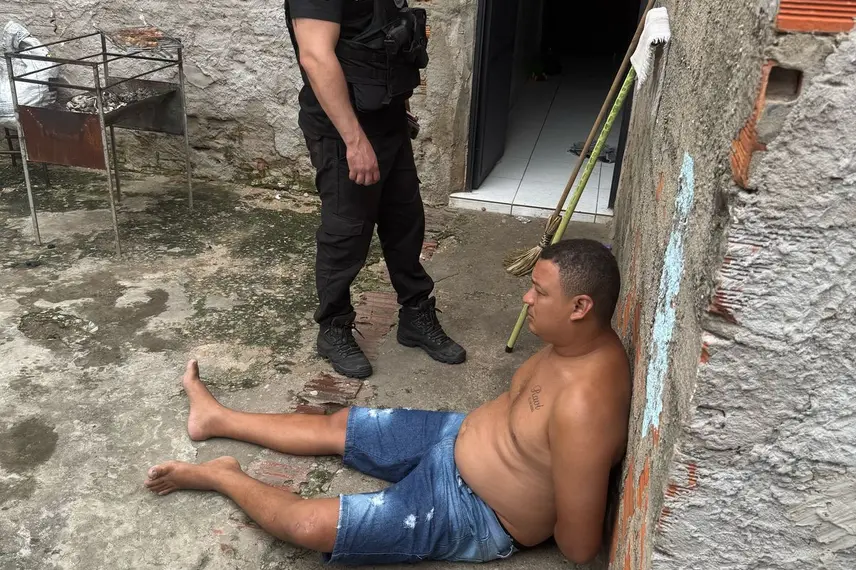 Operação do DENARC em Teresina prende quatro e apreende drogas e armas de fogo