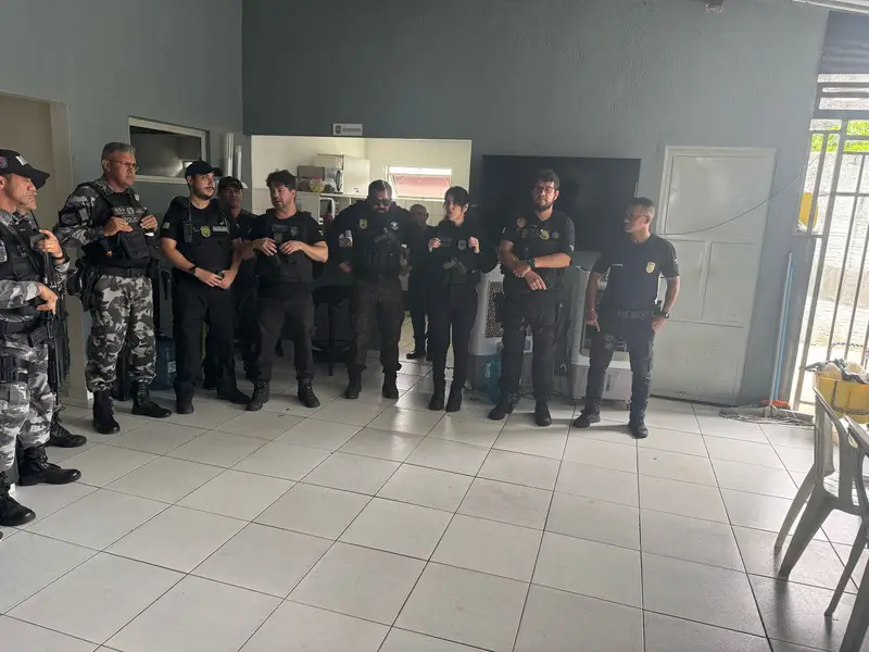 Operação do DENARC em Teresina prende quatro e apreende drogas e armas de fogo