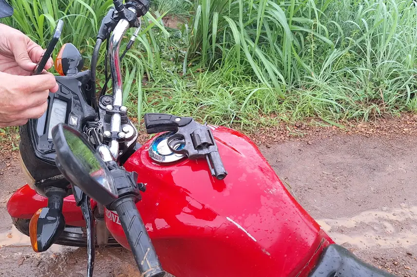 Polícia Militar recupera motocicleta  tomada de assalto em Demerval Lobão