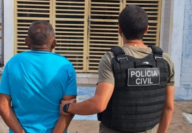 Polícia prende homem de 66 anos por estupro de enteada de 10 anos
