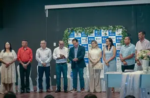 Prefeito de José de Freitas empossa professores e agentes de endemias concursados (Foto: Reprodução)