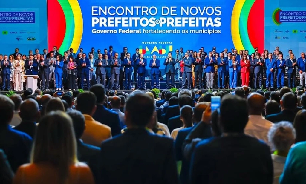 Prefeito de Porto busca investimentos no Encontro Nacional em Brasília