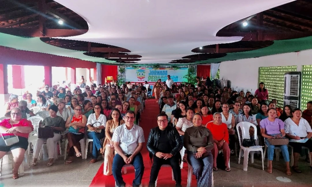 Prefeito de Porto participa da Jornada Pedagógica e anuncia bônus à professores