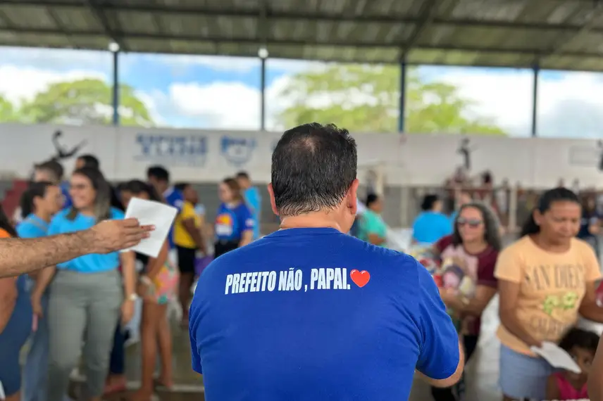 Prefeito Júnior Carvalho celebra aniversário com distribuição de cestas básicas Prefeito Júnior Carvalho celebra aniversário com distribuição de cestas básicas