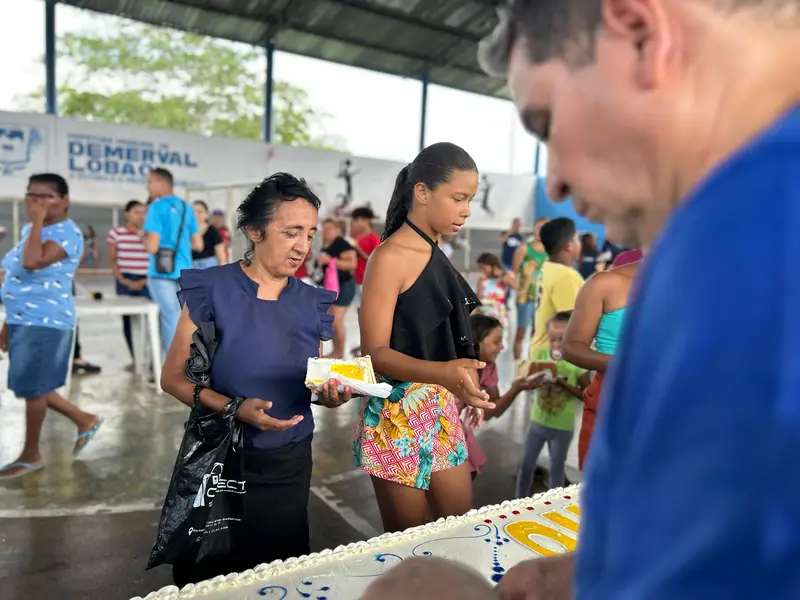 Prefeito Júnior Carvalho celebra aniversário com distribuição de cestas básicas