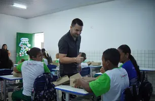 Prefeito Manoel Portela acompanha início do ano letivo em Aroazes e reforça compromisso com a educação (Foto: Reprodução)
