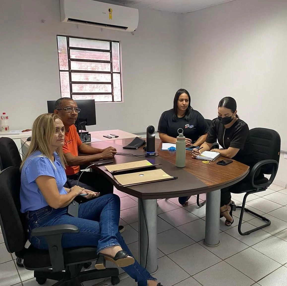 Reunião de secretarias de saúde e assistência social em Palmerais