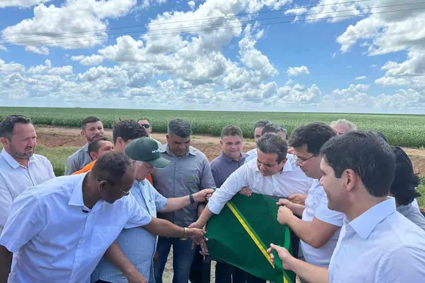'Rodovia da Soja': governador entrega trecho da PI-392 em Baixa Grande do Ribeiro 'Rodovia da Soja': governador entrega trecho da PI-392 em Baixa Grande do Ribeiro