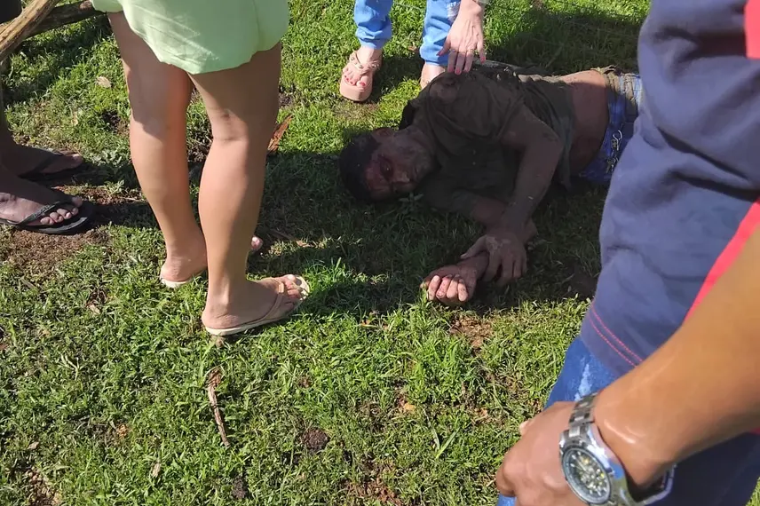 Três pessoas ficam feridas após caminhonete capotar em Esperantina