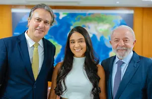 Única estudante da rede pública a tirar nota 1000 no Enem é recebida por Lula (Foto: Reprodução/Ricardo Stuckert)