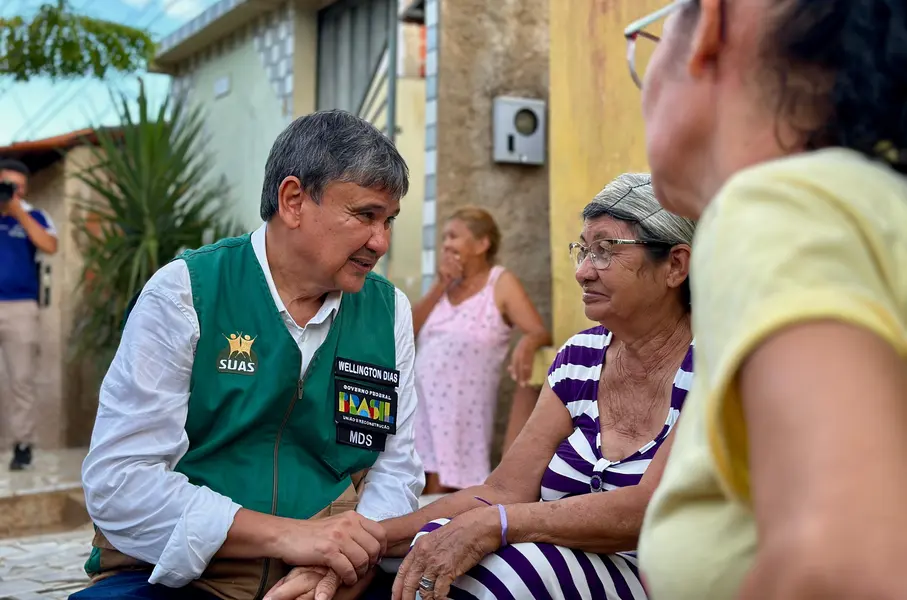 Wellington Dias lança programa social e visita áreas afetadas pela chuva em Picos