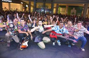 Banda Top Gun realiza show no Artes de Março no Teresina Shopping (Foto: Magal/Conecta Piauí)