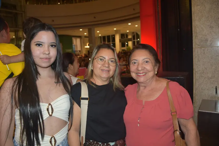 Banda Top Gun realiza show no Artes de Março no Teresina Shopping