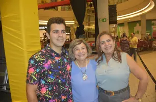 Banda Top Gun realiza show no Artes de Março no Teresina Shopping (Foto: Magal/Conecta Piauí)