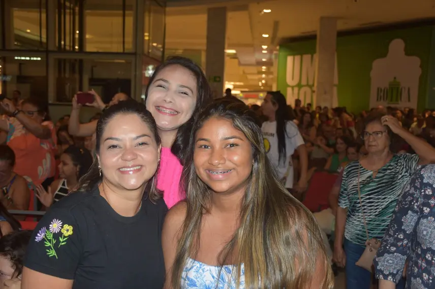 Banda Top Gun realiza show no Artes de Março no Teresina Shopping