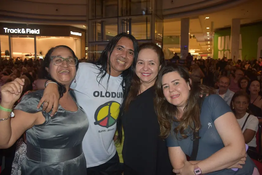 Banda Top Gun realiza show no Artes de Março no Teresina Shopping