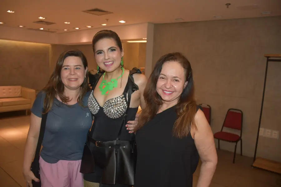 Banda Top Gun realiza show no Artes de Março no Teresina Shopping