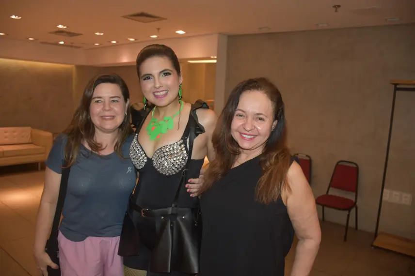 Banda Top Gun realiza show no Artes de Março no Teresina Shopping