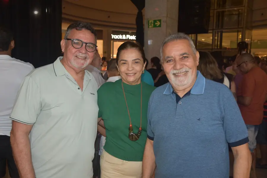 Banda Top Gun realiza show no Artes de Março no Teresina Shopping