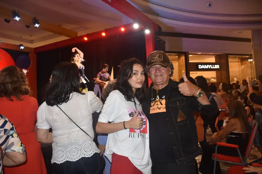 Banda Top Gun realiza show no Artes de Março no Teresina Shopping