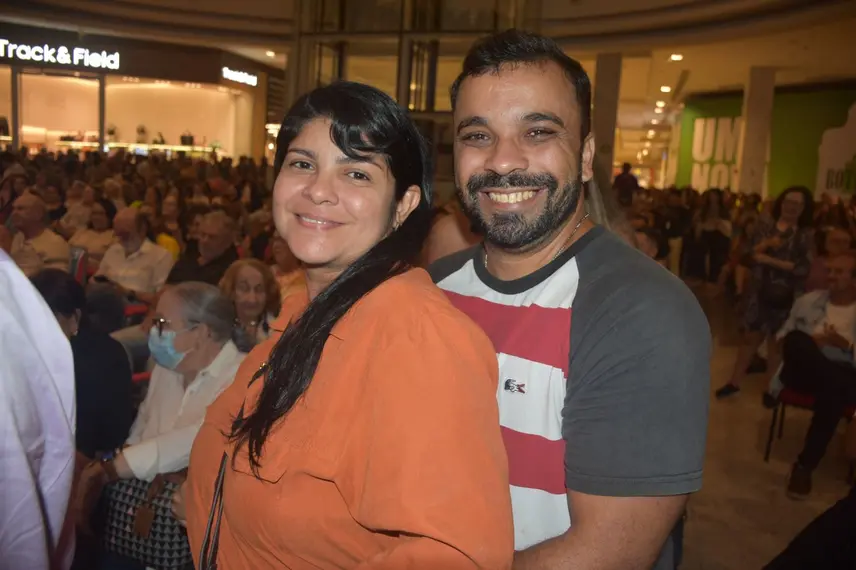 Banda Top Gun realiza show no Artes de Março no Teresina Shopping