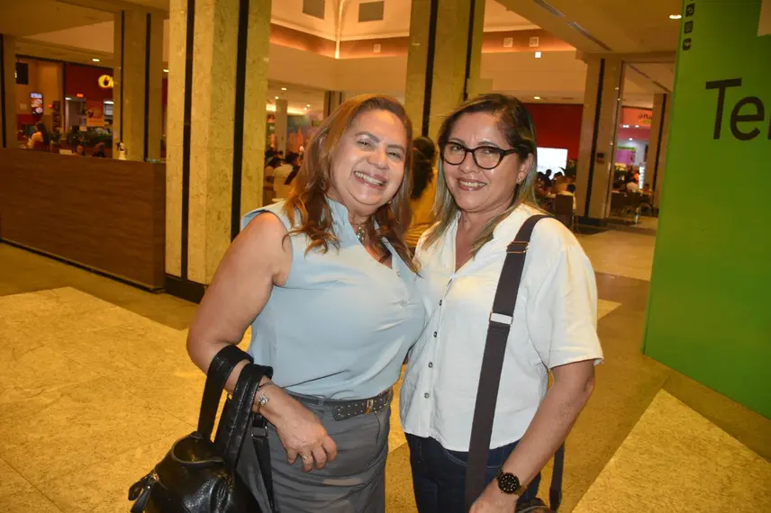 Banda Top Gun realiza show no Artes de Março no Teresina Shopping