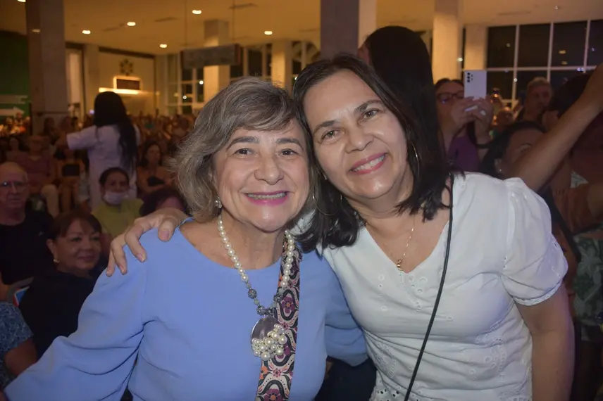 Banda Top Gun realiza show no Artes de Março no Teresina Shopping