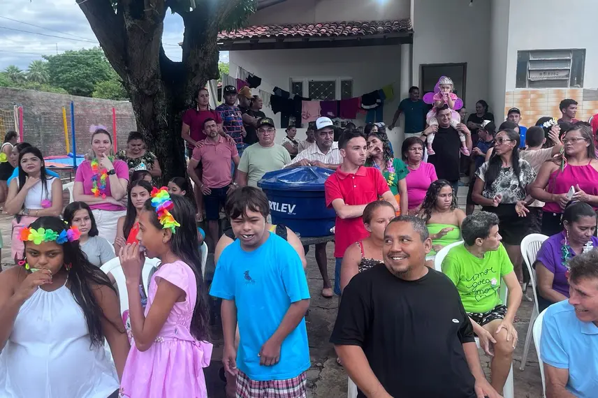 Bloco da Alegria: Neto Caixeiro entrega Carnaval mágico para crianças em Coivaras