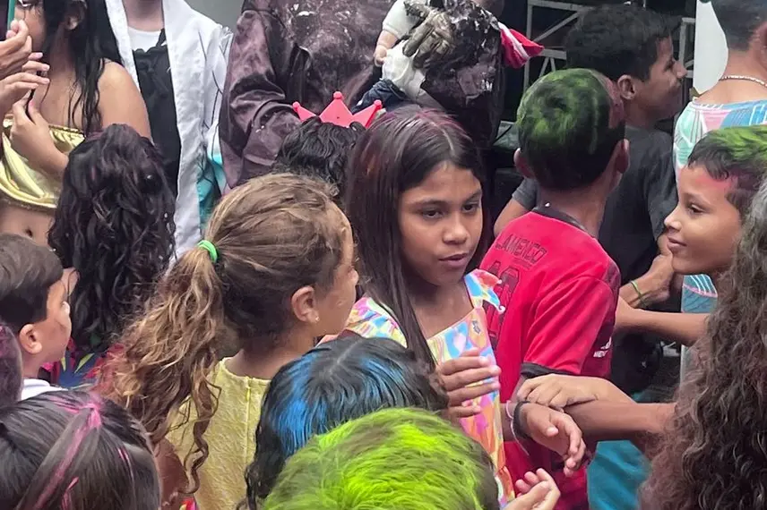 Bloco da Alegria: Neto Caixeiro entrega Carnaval mágico para crianças em Coivaras