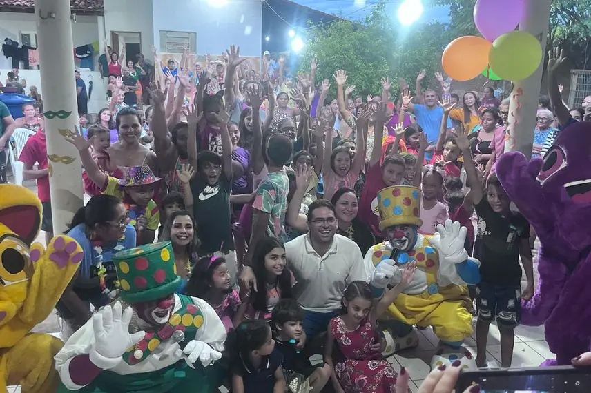 Bloco da Alegria: Neto Caixeiro entrega Carnaval mágico para crianças em Coivaras