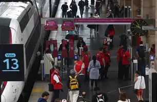 Bomba não detonada da 2ª Guerra é achada perto da estação em Paris (Foto: Reprodução)