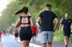 Casal praticando corrida na Raul Lopes (Foto: Foto - Esdras do Vale, fotógrafo esportivo)