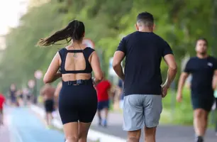 Casal praticando corrida na Raul Lopes (Foto: Foto - Esdras do Vale, fotógrafo esportivo)
