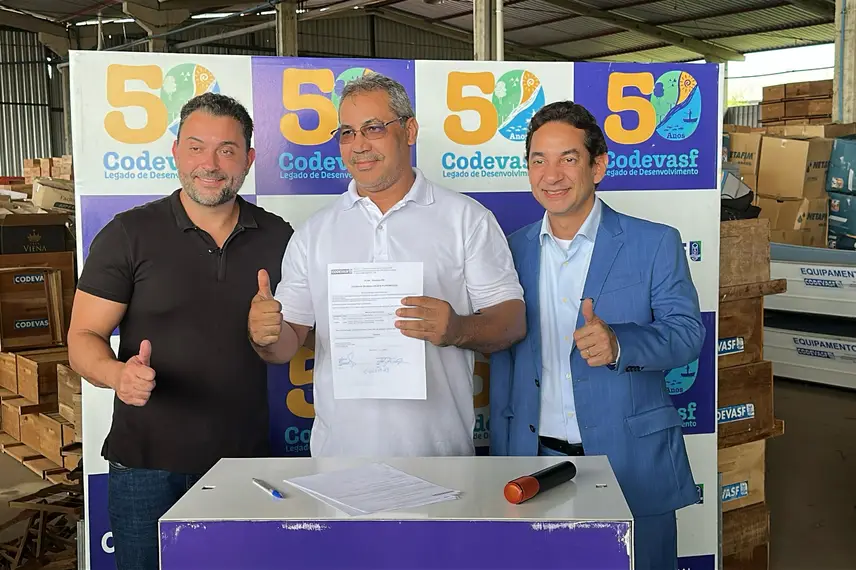 Codevasf entrega equipamentos agrícolas para mais de 15 municípios do Piauí Codevasf entrega equipamentos agrícolas para mais de 15 municípios do Piauí