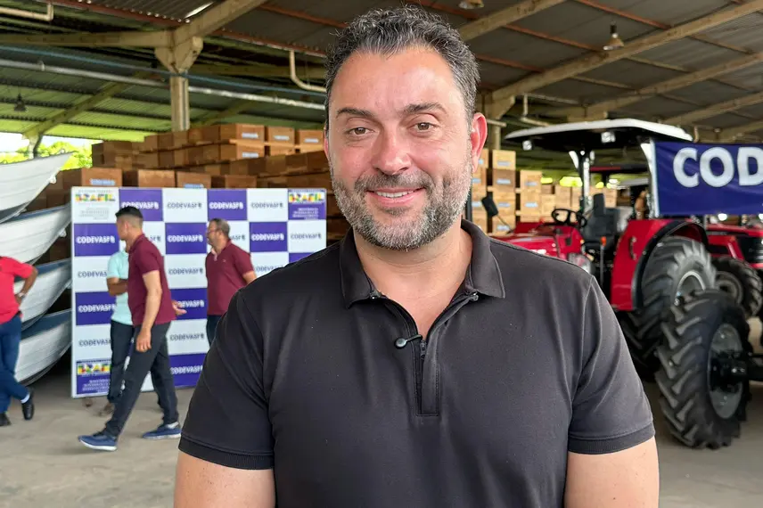 Codevasf entrega equipamentos agrícolas para mais de 15 municípios do Piauí