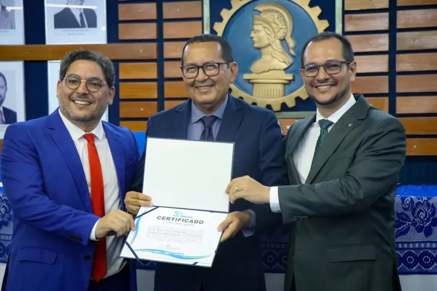 Comemorações dos 50 anos do Crea iniciam com homenagens a personalidades de Mútua Comemorações dos 50 anos do Crea iniciam com homenagens a personalidades de Mútua
