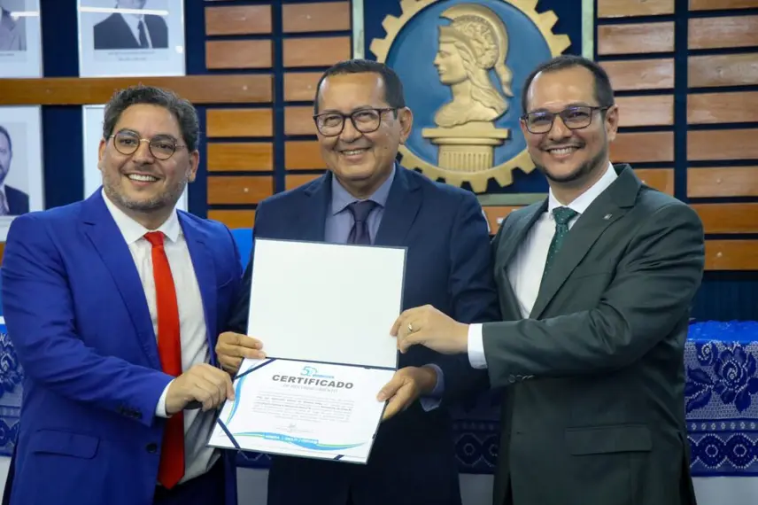 Comemorações dos 50 anos do Crea iniciam com homenagens a personalidades de Mútua