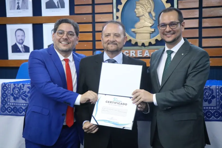 Comemorações dos 50 anos do Crea iniciam com homenagens a personalidades de Mútua