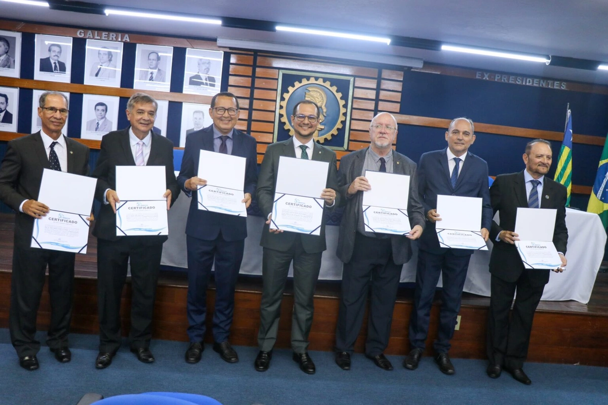 Comemorações dos 50 anos do Crea iniciam com homenagens a personalidades de Mútua