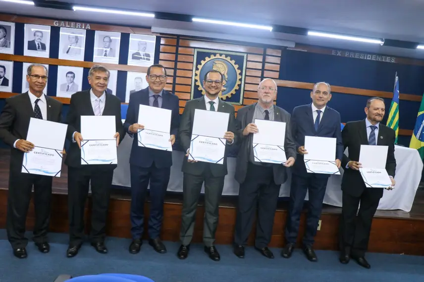 Comemorações dos 50 anos do Crea iniciam com homenagens a personalidades de Mútua Comemorações dos 50 anos do Crea iniciam com homenagens a personalidades de Mútua