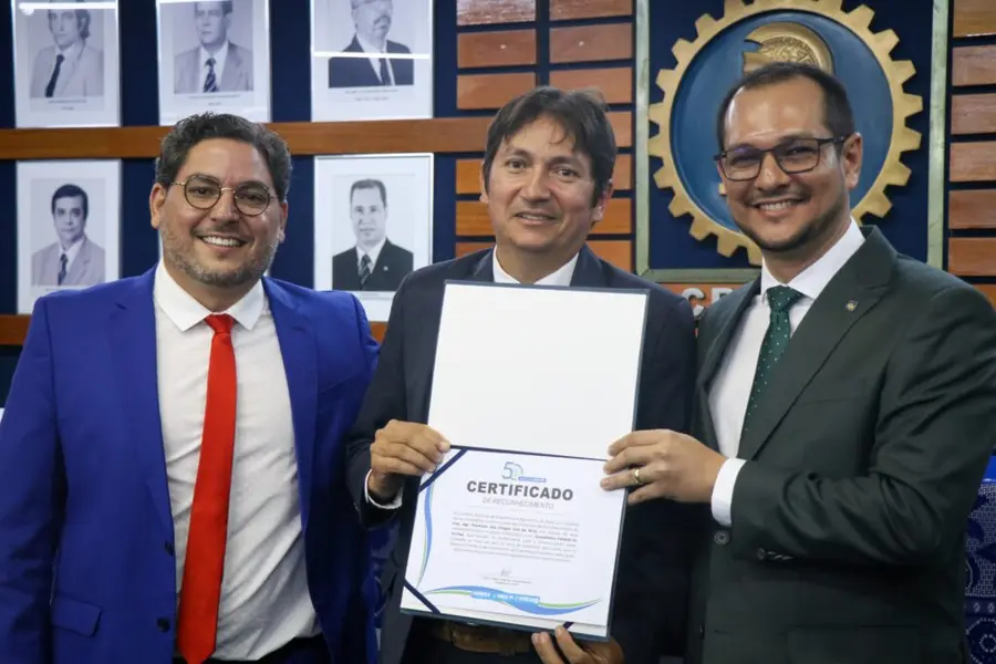 Comemorações dos 50 anos do Crea iniciam com homenagens a personalidades de Mútua