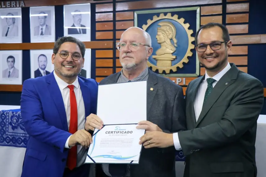 Comemorações dos 50 anos do Crea iniciam com homenagens a personalidades de Mútua