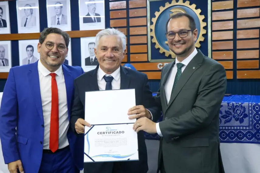 Comemorações dos 50 anos do Crea iniciam com homenagens a personalidades de Mútua