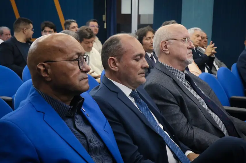Comemorações dos 50 anos do Crea iniciam com homenagens a personalidades de Mútua Comemorações dos 50 anos do Crea iniciam com homenagens a personalidades de Mútua